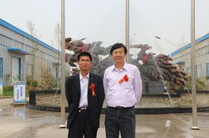 董事長(zhǎng)與水泥協(xié)會(huì)秘書長(zhǎng)孔祥忠